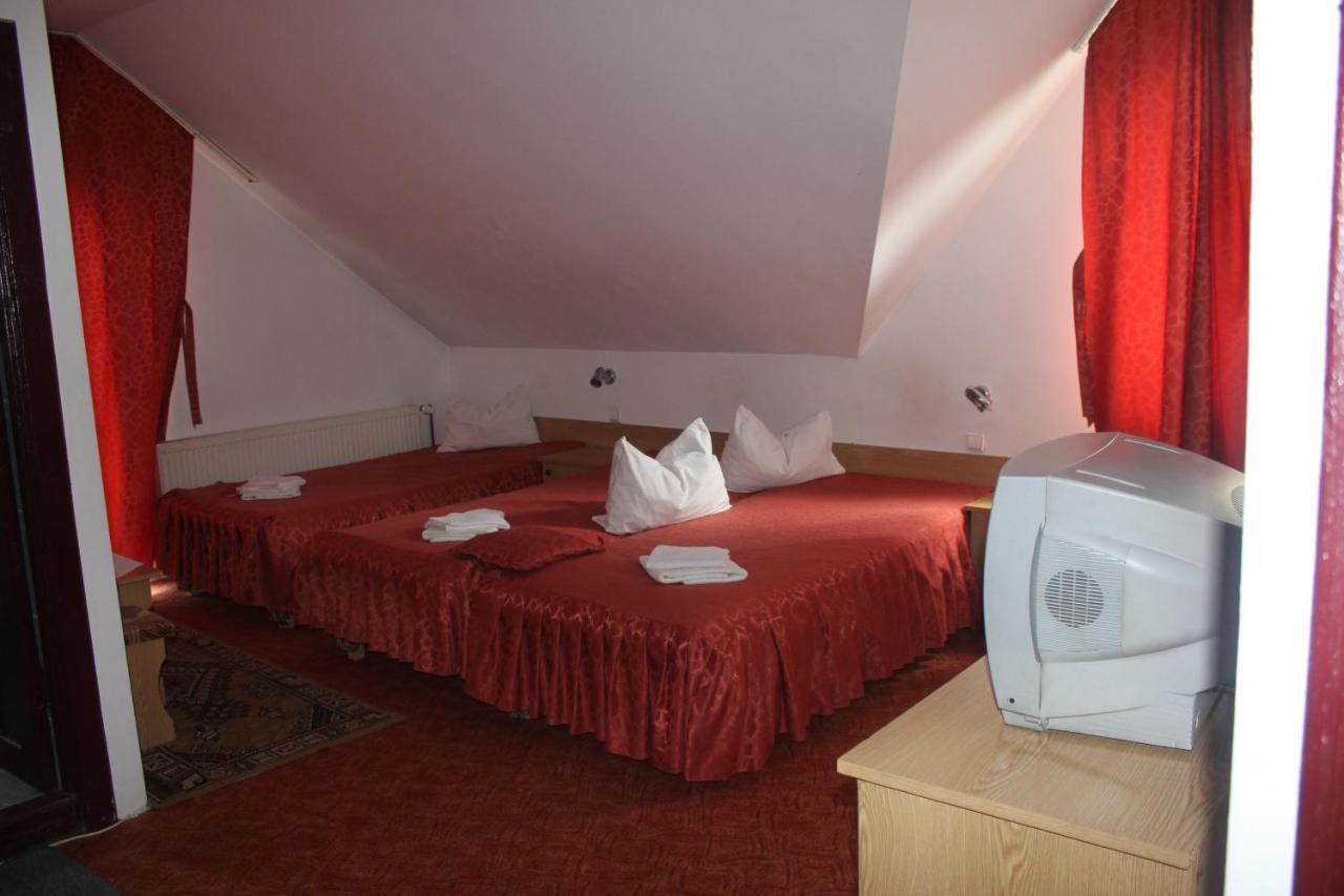 Riviera Valceana Bed & Breakfast Ramnicu Valcea Luaran gambar