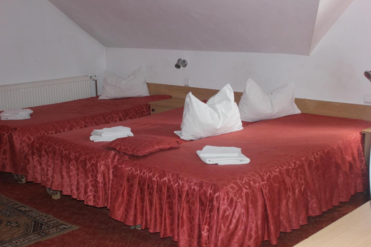 Riviera Valceana Bed & Breakfast Ramnicu Valcea Luaran gambar