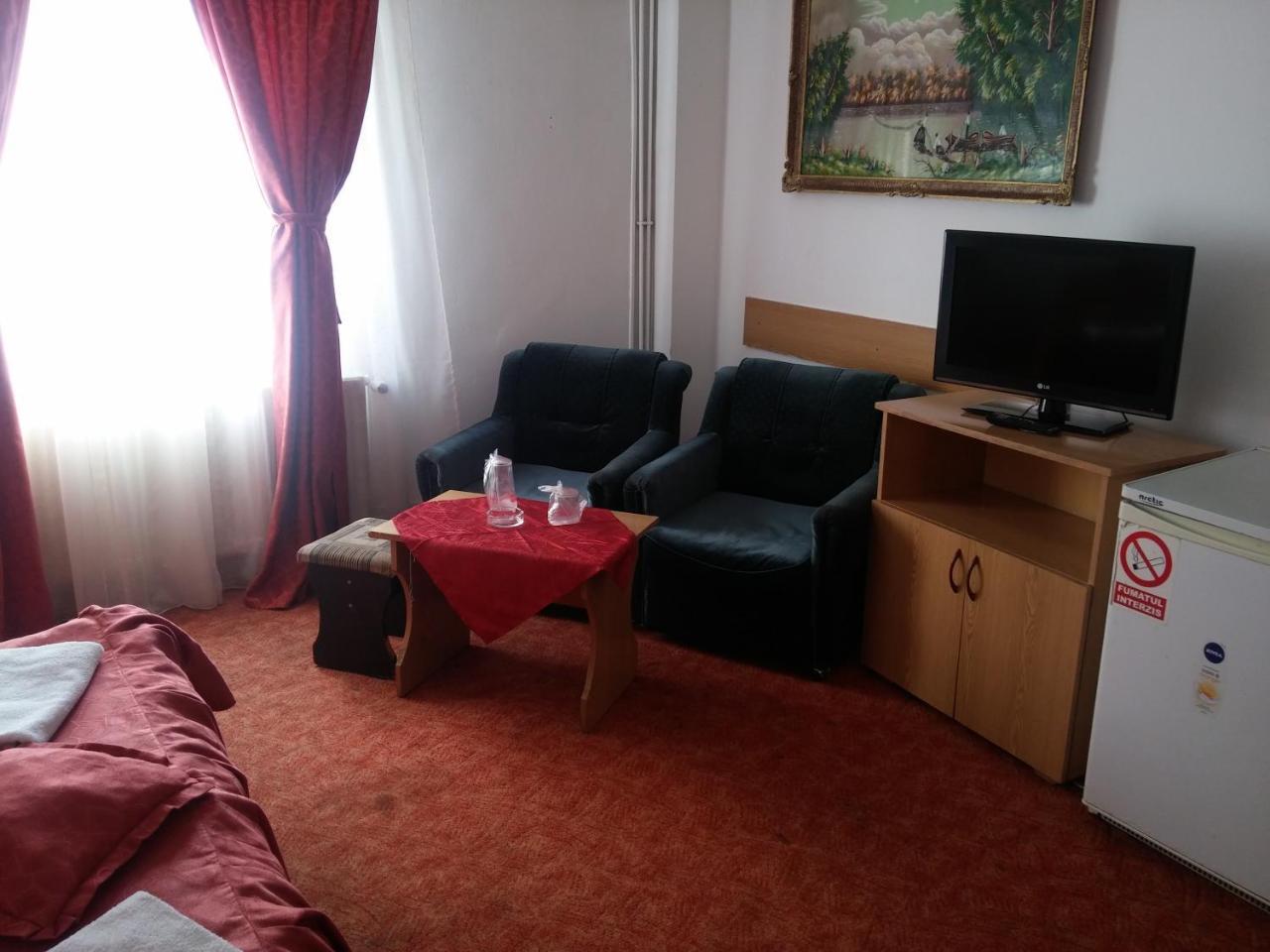 Riviera Valceana Bed & Breakfast Ramnicu Valcea Luaran gambar