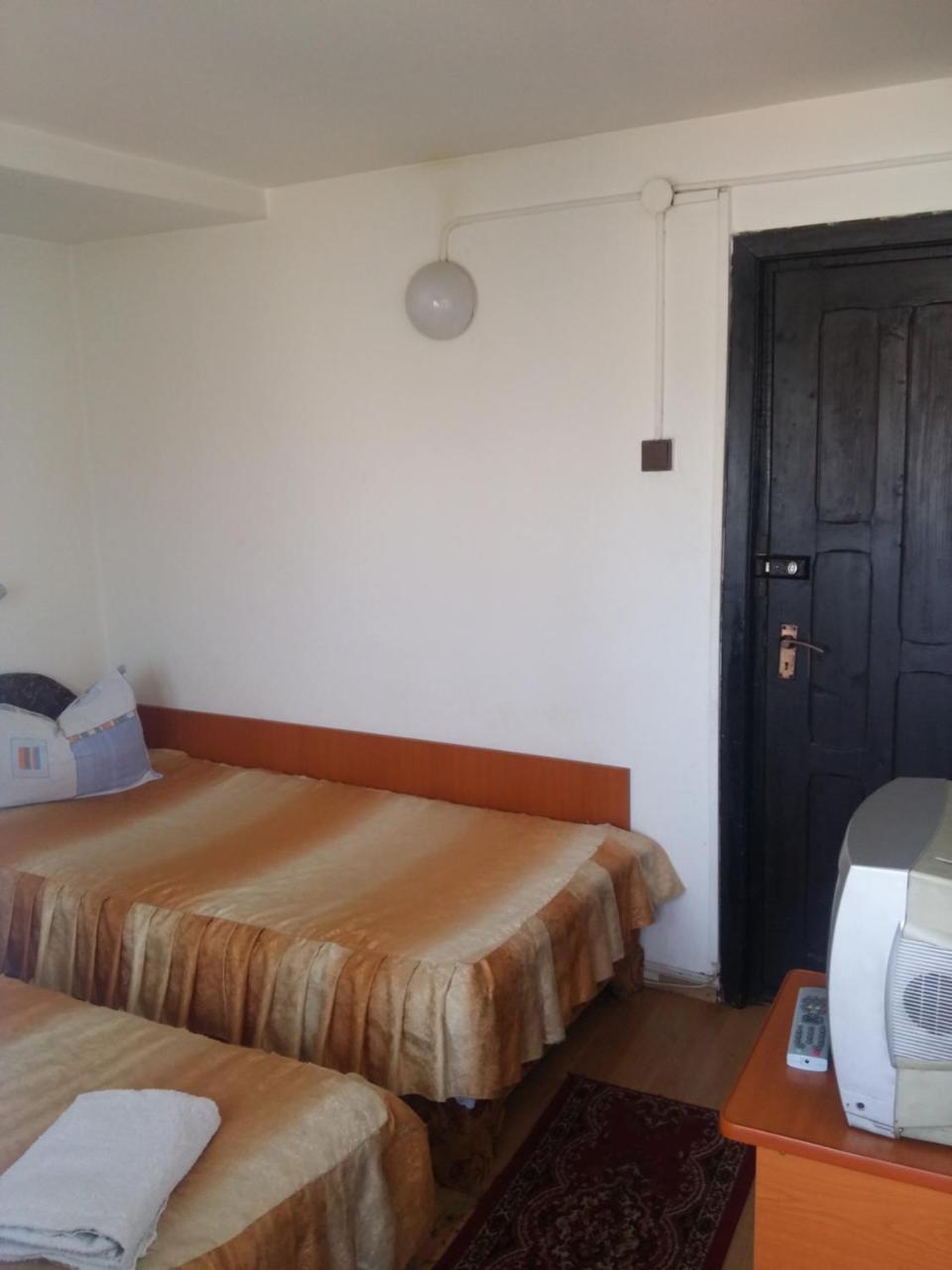 Riviera Valceana Bed & Breakfast Ramnicu Valcea Luaran gambar
