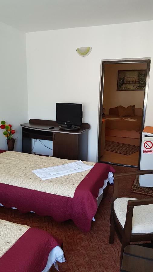 Riviera Valceana Bed & Breakfast Ramnicu Valcea Luaran gambar