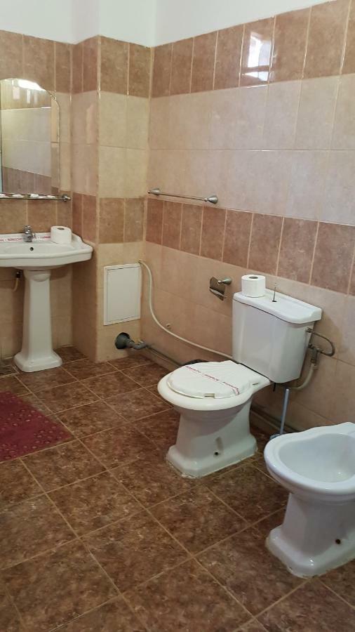 Riviera Valceana Bed & Breakfast Ramnicu Valcea Luaran gambar