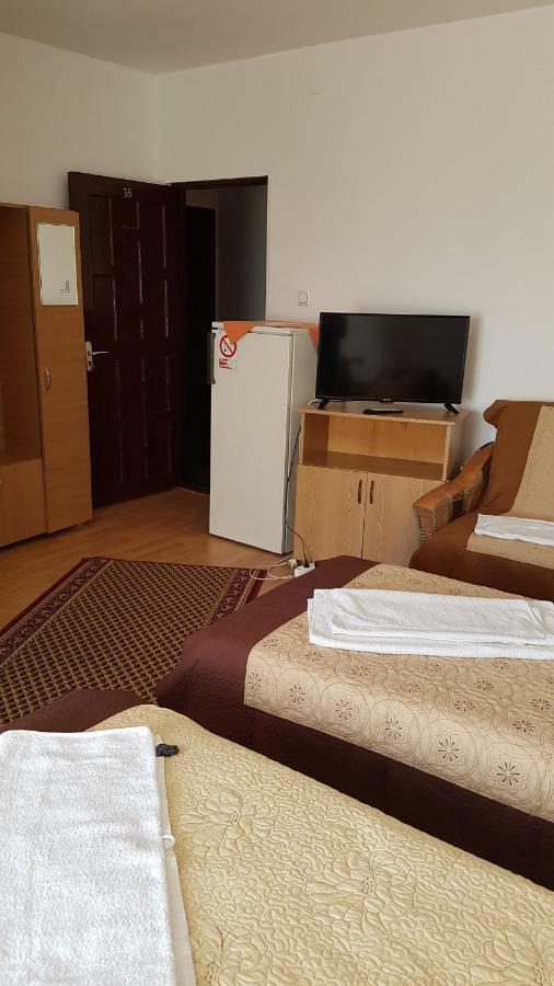 Riviera Valceana Bed & Breakfast Ramnicu Valcea Luaran gambar